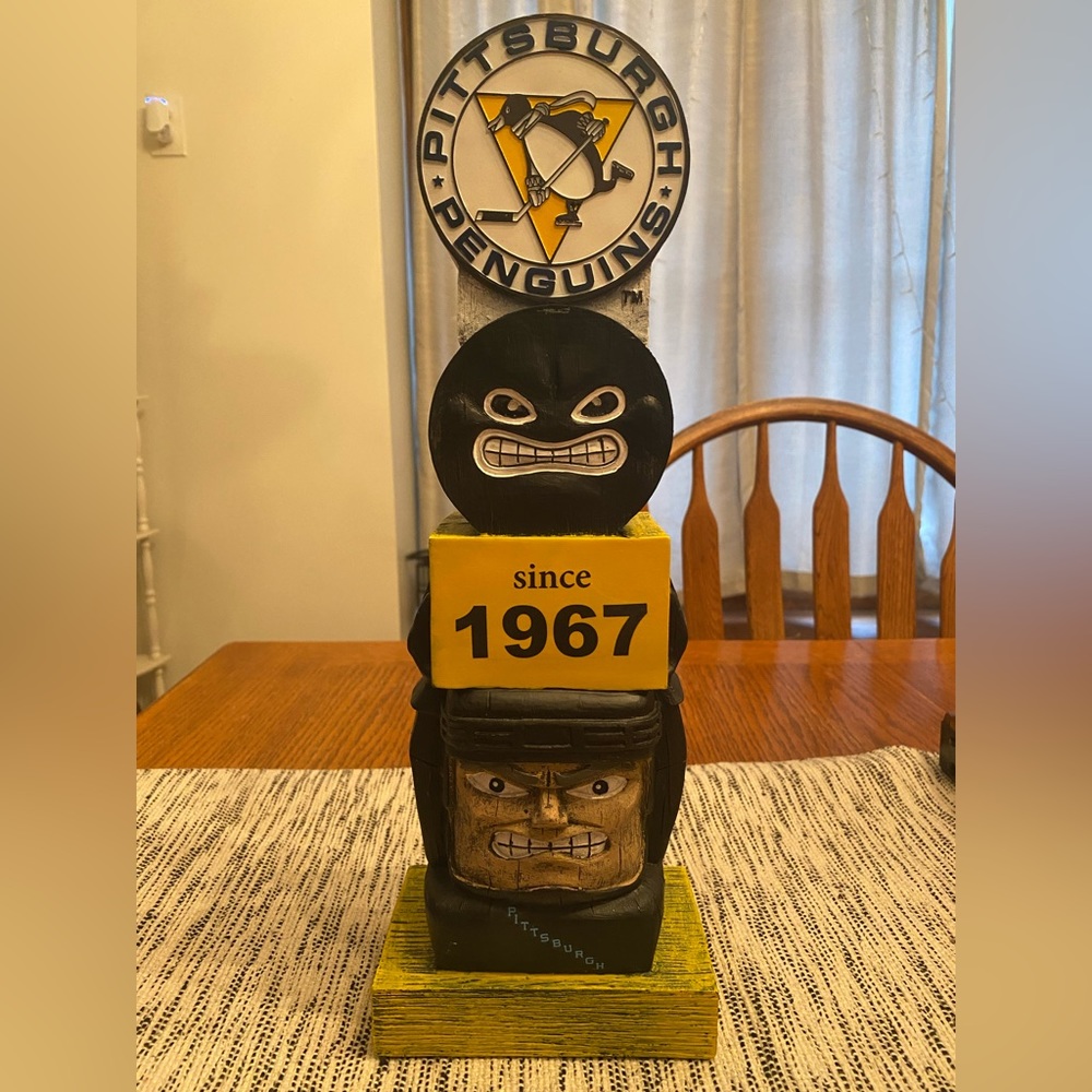 Pittsburgh Penguins Tiki Totem Garden Statue